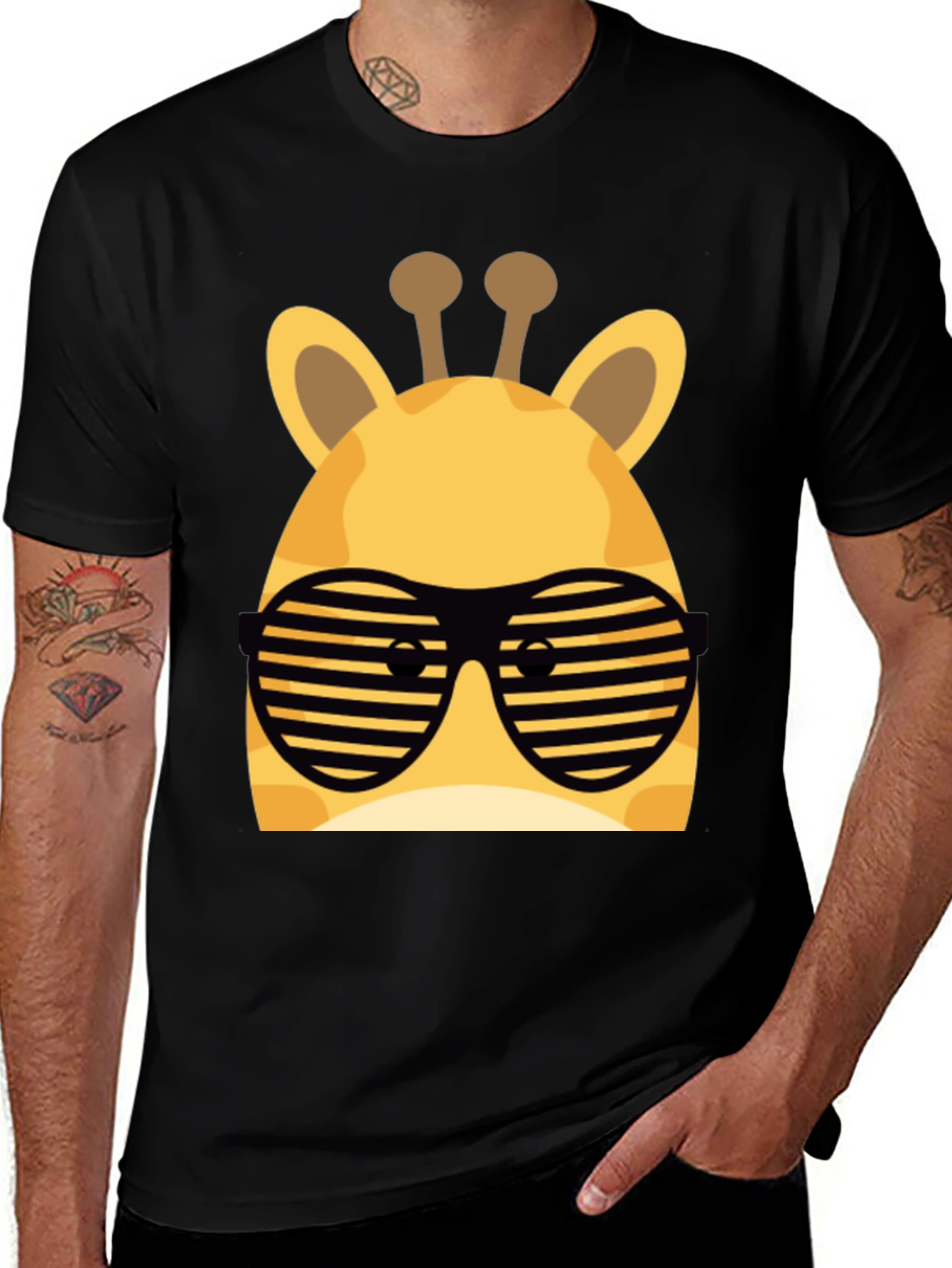 Cool Giraffe Sunglasses T-Shirt - Black