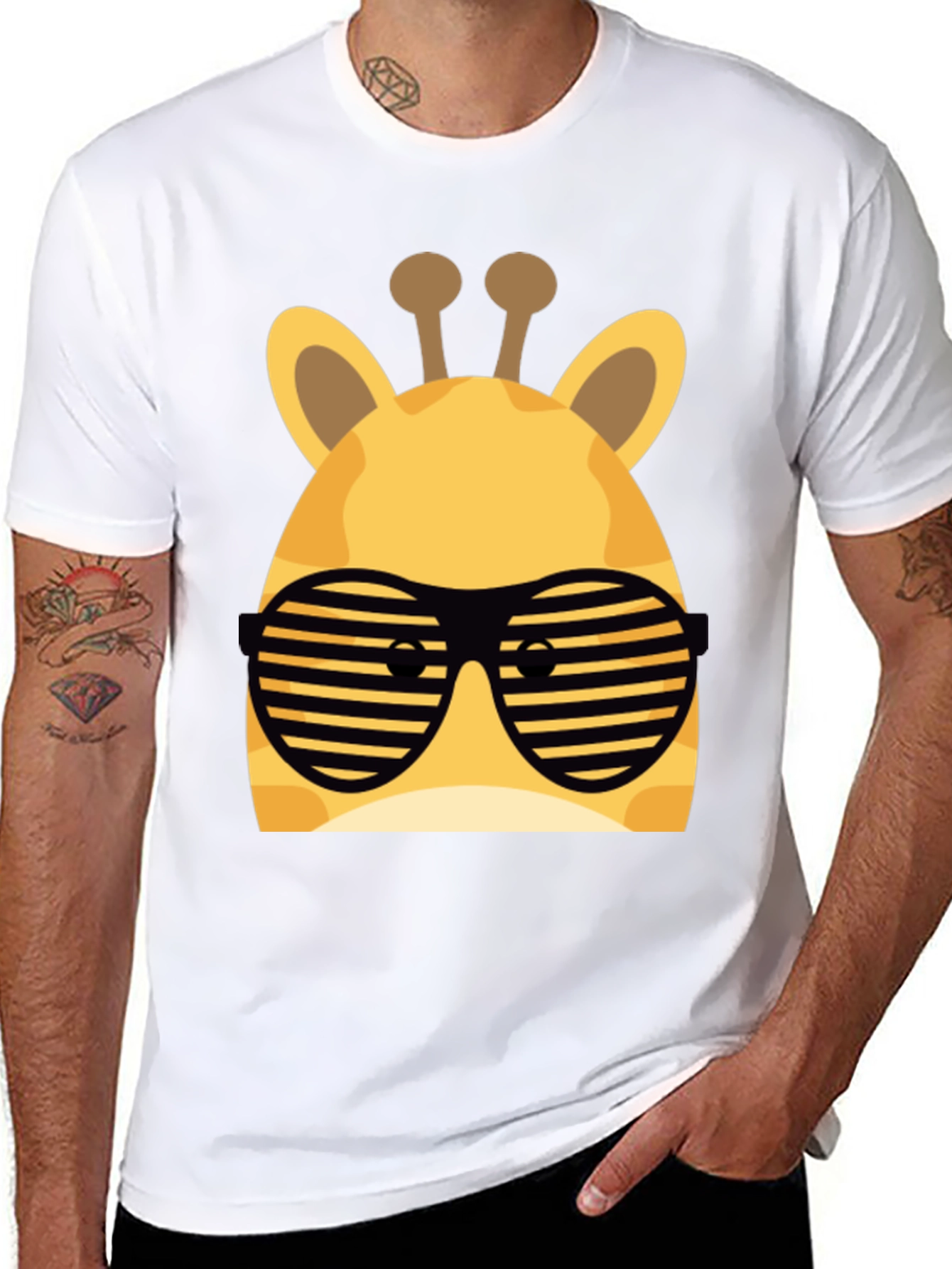 Cool Giraffe Sunglasses T-Shirt - Black